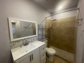 305 Dunad Ave in Opa Locka, FL - Building Photo - Building Photo