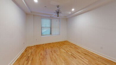 150 Saint Paul St, Unit 202 in Brookline, MA - Foto de edificio - Building Photo