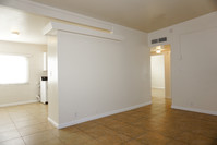 2409 Maroney Ave in Las Vegas, NV - Building Photo - Interior Photo