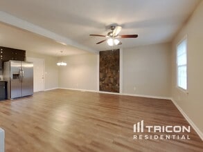 60 Wellington Dr in Mcdonough, GA - Building Photo - Building Photo