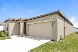 5832 Beefmaster Rd in St. Cloud, FL - Building Photo - Building Photo