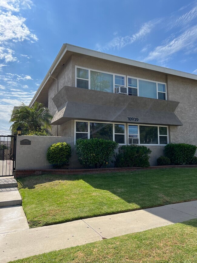 10929 Pioneer Blvd Apartments and Nearby Santa Fe Springs Apartments For Rent Santa Fe Springs, CA