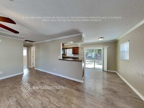 1410 Stonehaven Way in Tarpon Springs, FL - Foto de edificio - Building Photo