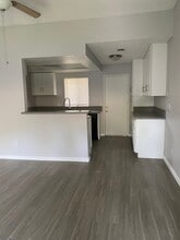 Jurupa Hacienda Apartments in Riverside, CA - Foto de edificio - Building Photo