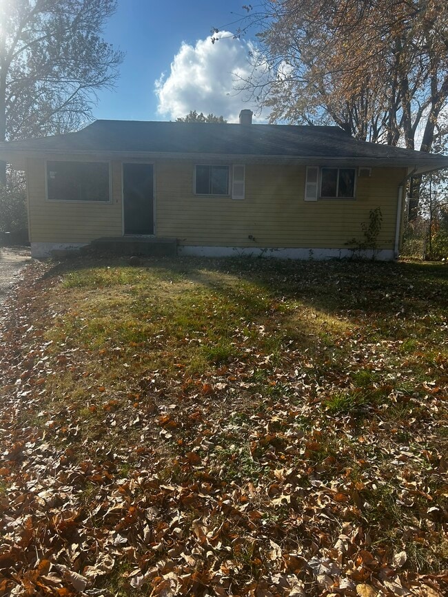 property at 252 Dundee Cir