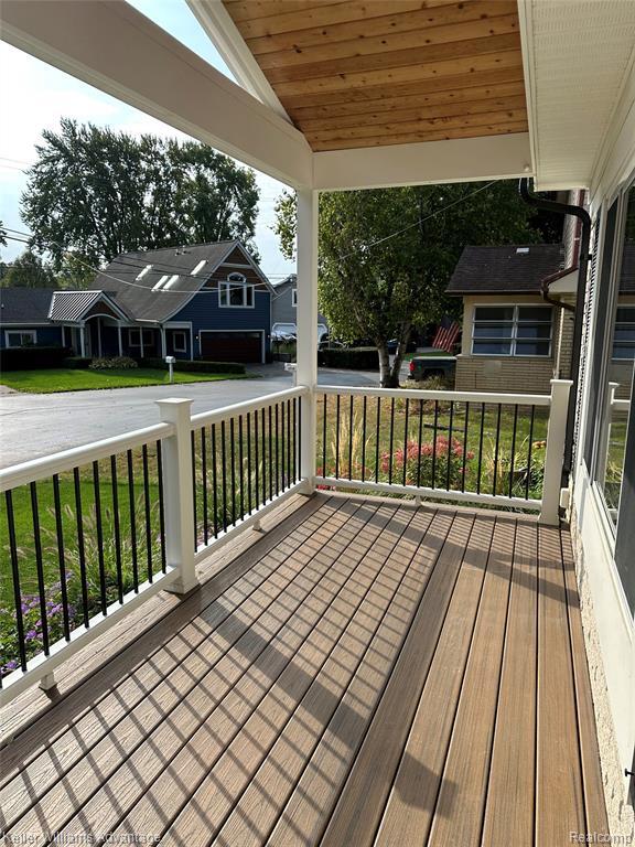 1684 Rustic Ln in Keego Harbor, MI - Building Photo - Building Photo