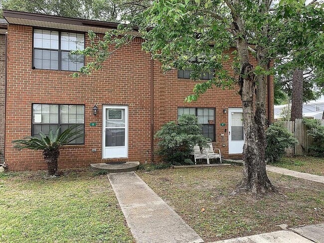property at 208 Oak St SE