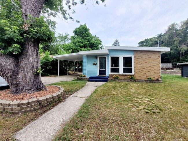 property at 1011 Marcia St SW