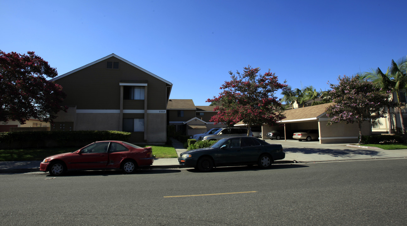 7332 Wyoming St in Westminster, CA - Building Photo