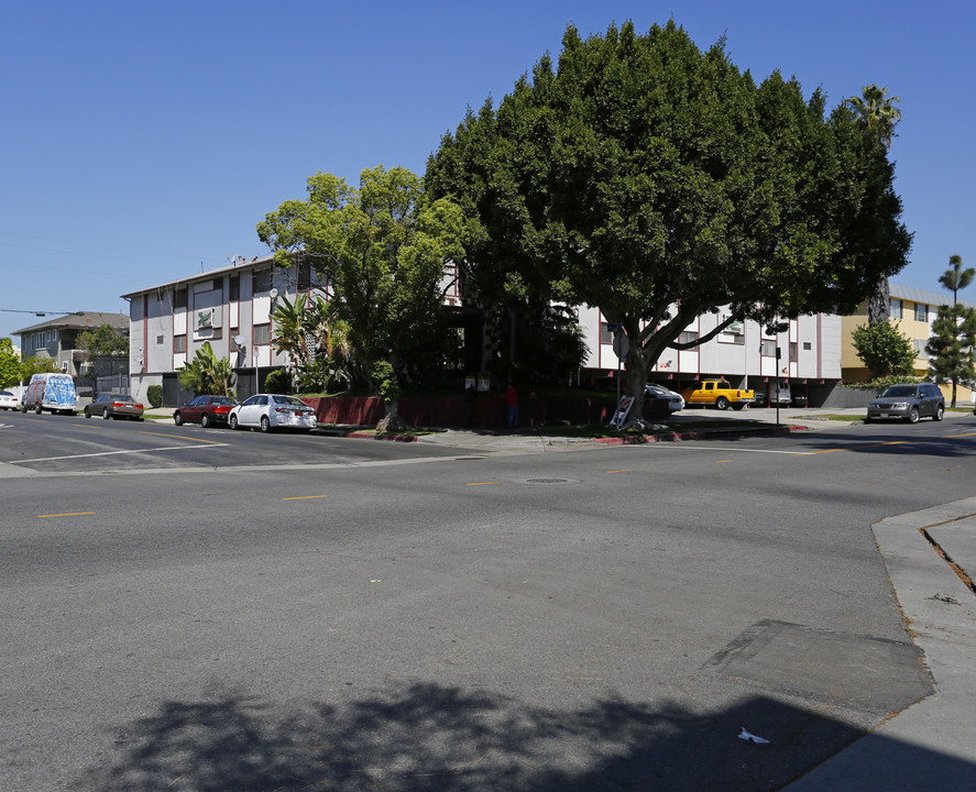 The Hobart Terrace in Los Angeles, CA - Building Photo