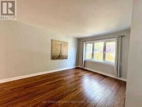 1270 Crossfield Bend in Mississauga, ON - Building Photo - Building Photo