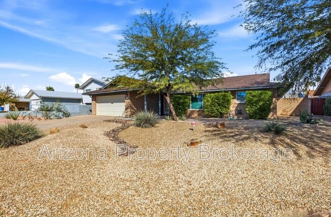 1704 E Bell De Mar Dr in Tempe, AZ - Building Photo - Building Photo