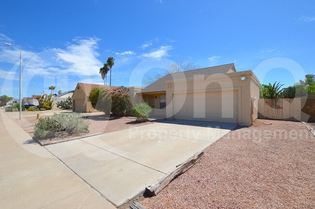 property at 1559 E Drake Dr