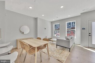 606 Parker Blvd in West Windsor Township, NJ - Building Photo