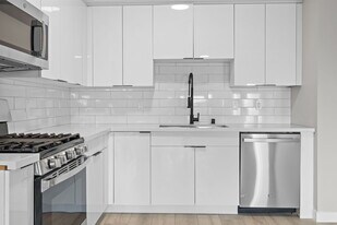 12714 S Figueroa St in Los Angeles, CA - Building Photo