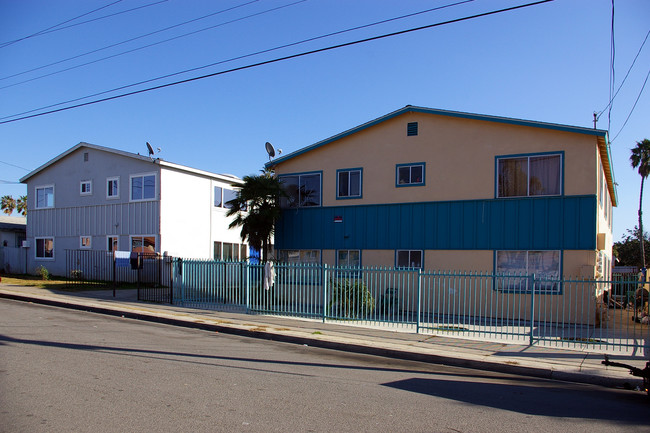 1311 Puls St in Oceanside, CA - Foto de edificio - Building Photo