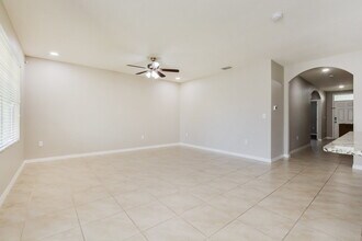 5120 Star Ruby Ave, Unit 114 in St. Cloud, FL - Building Photo - Building Photo