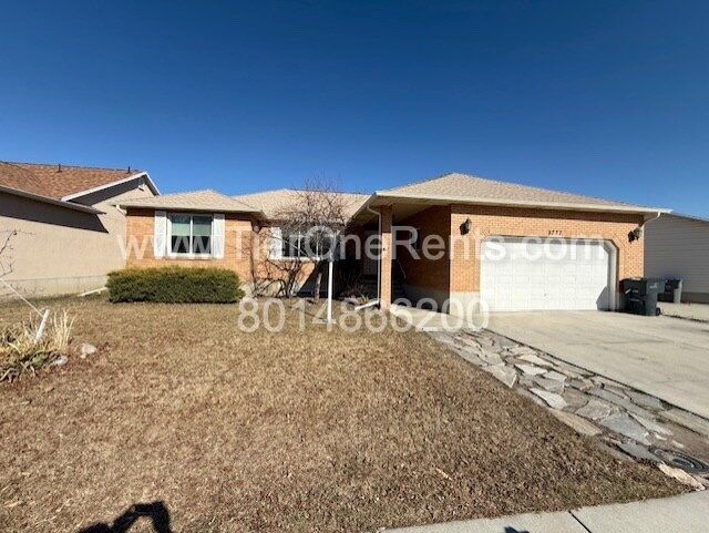 9777 Tayside Dr in South Jordan, UT - Building Photo