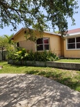 1922 Jefferson St, Unit Jefferson St. Hollywood in Hollywood, FL - Building Photo - Building Photo