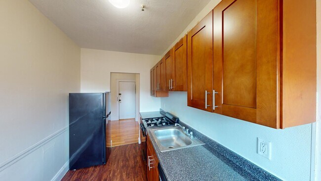 111 Washington St, Unit #7 in Newton, MA - Building Photo - Building Photo