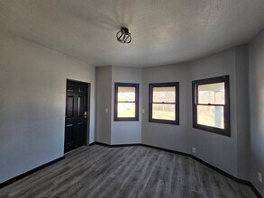 6100 Hough Ave in Cleveland, OH - Building Photo - Building Photo