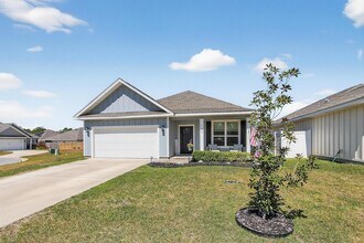 159 Blooming Cv in Crestview, FL - Foto de edificio - Building Photo