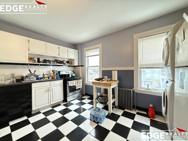 223 Parsons St, Unit 2M