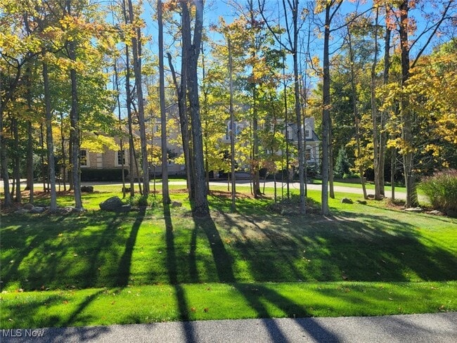 property at 4466 Forest Brooke Ct N