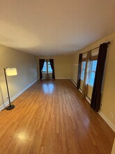 395 Fir St in Warminster, PA - Foto de edificio - Building Photo