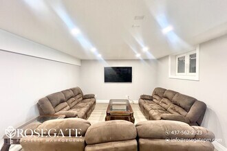 759 Kleinburg Dr in London, ON - Building Photo - Building Photo