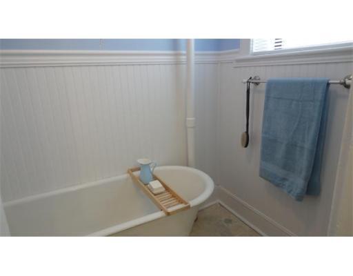 65 Burbank St, Unit 12 in Boston, MA - Foto de edificio - Building Photo