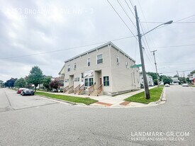 1253 Broadway Ave NW in Grand Rapids, MI - Building Photo