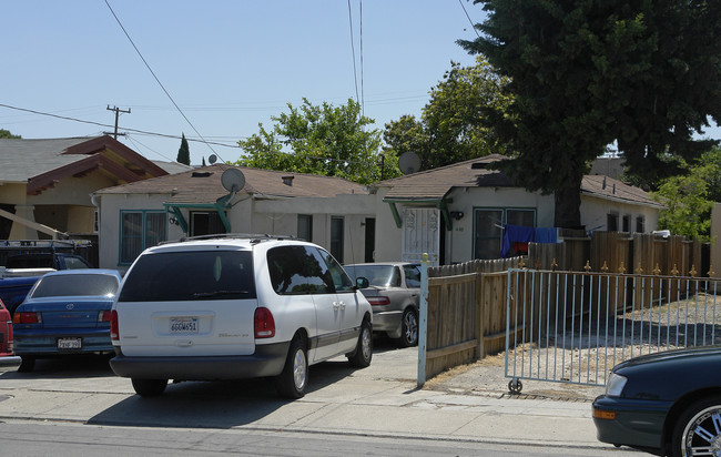 440-444 446 E 8th St in Pittsburg, CA - Building Photo - Building Photo