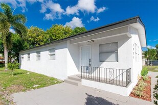 2921 NW 25th St in Fort Lauderdale, FL - Building Photo