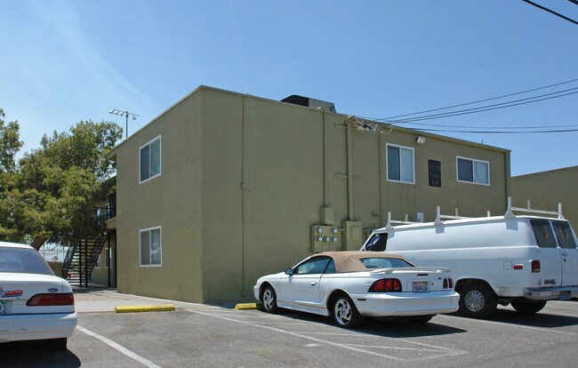 4124 Pennwood Ave in Las Vegas, NV - Building Photo - Building Photo