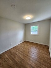 1076 Amboy Ave in Edison, NJ - Building Photo - Building Photo