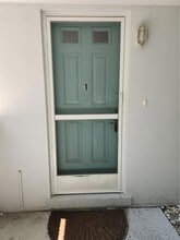 565 Golden Gate Point, Unit 1 in Sarasota, FL - Building Photo - Building Photo