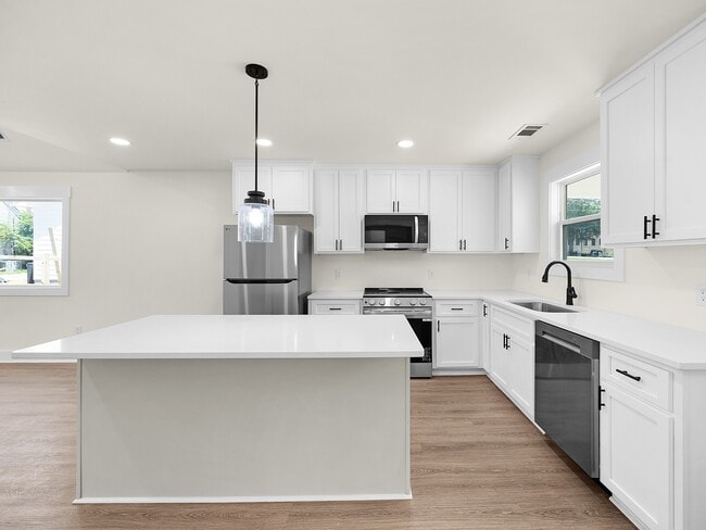 161 W Grand St in Jackson, TN - Building Photo - Building Photo