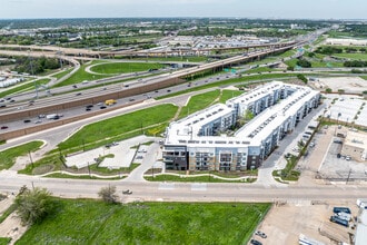 The Grayson on 4th in Fort Worth, TX - Foto de edificio - Building Photo