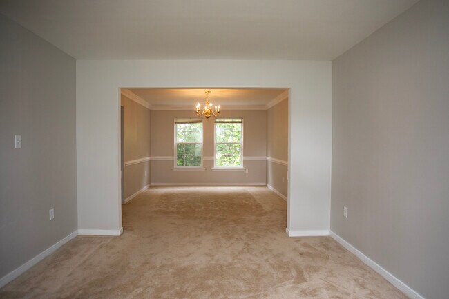 2918 Littlebury Dr in Chester, VA - Building Photo - Building Photo
