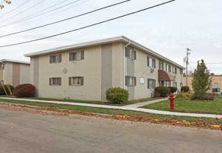 White Oak Apartments in Rochelle, IL - Building Photo - Building Photo