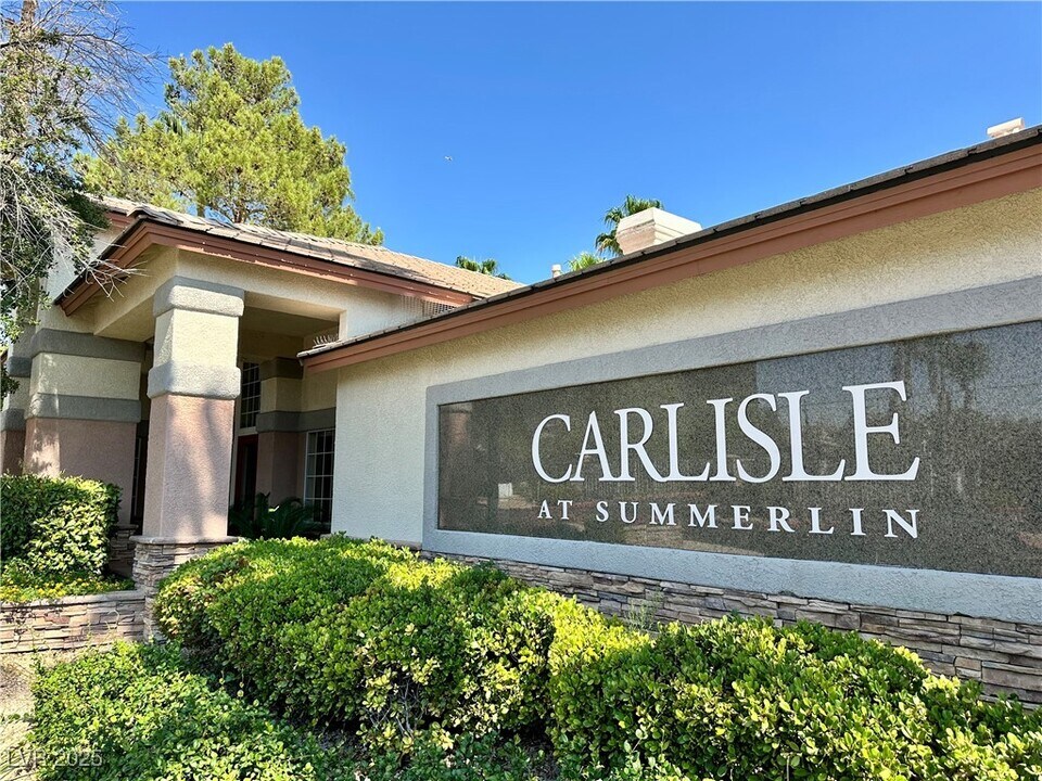 10217 King Henry Ave in Las Vegas, NV - Building Photo