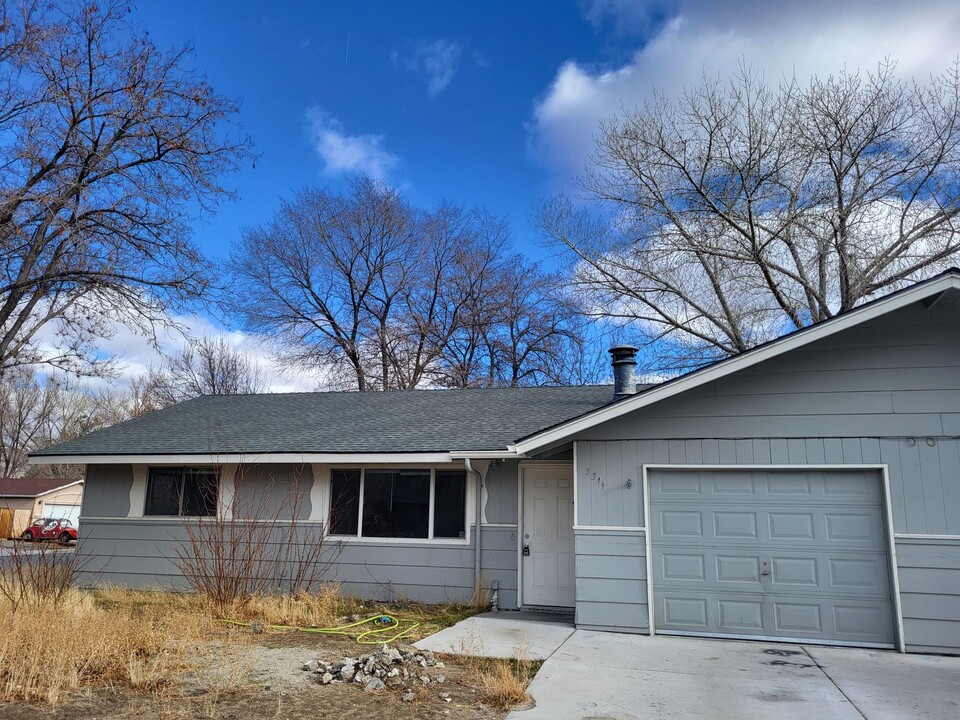 3311 Imperial Way in Carson City, NV - Building Photo