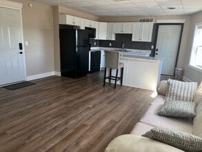 1401 Walnut St, Unit 2 in Dallas Center, IA - Building Photo - Building Photo