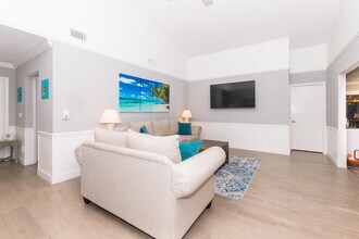 4041 NE Breakwater Dr in Jensen Beach, FL - Building Photo - Building Photo