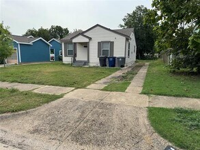 2016 Deer Path Dr in Dallas, TX - Building Photo - Building Photo