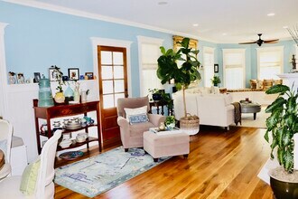 21A Curtis St in Marblehead, MA - Building Photo - Building Photo