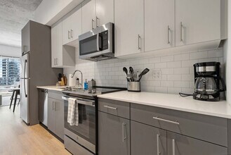 853 W Blackhawk St in Chicago, IL - Building Photo - Building Photo