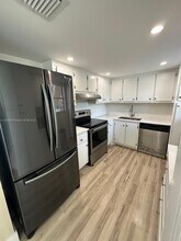 2225 Monroe St in Hollywood, FL - Building Photo - Building Photo