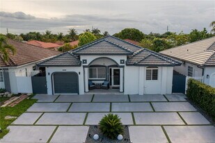 18316 SW 145th Ave in Miami, FL - Building Photo